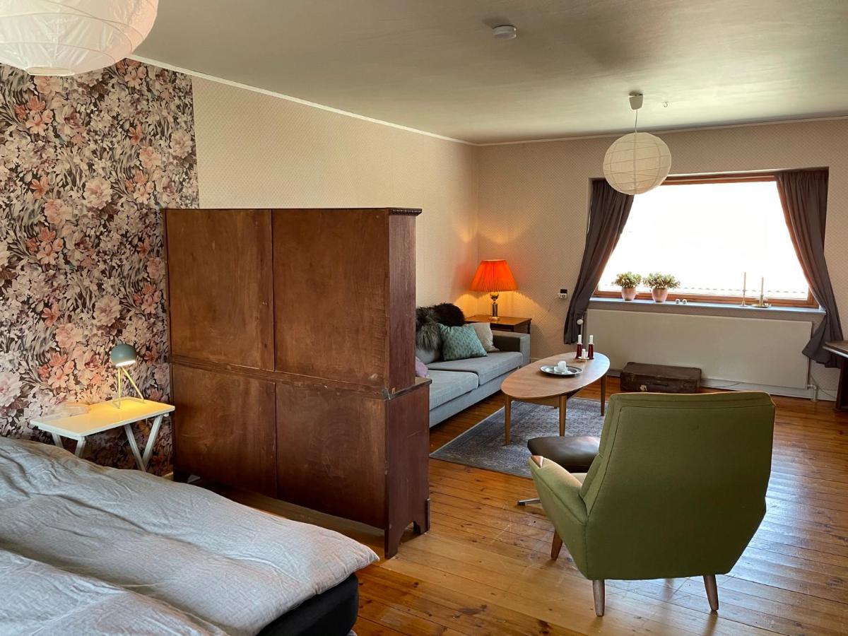 Retro Bolig - Fyldt Med Hygge! Ingen Luksus Apartment Kolind Exterior photo